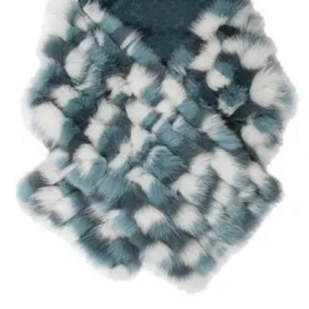 Gucci Luxurious Blue and White Fur Scarf